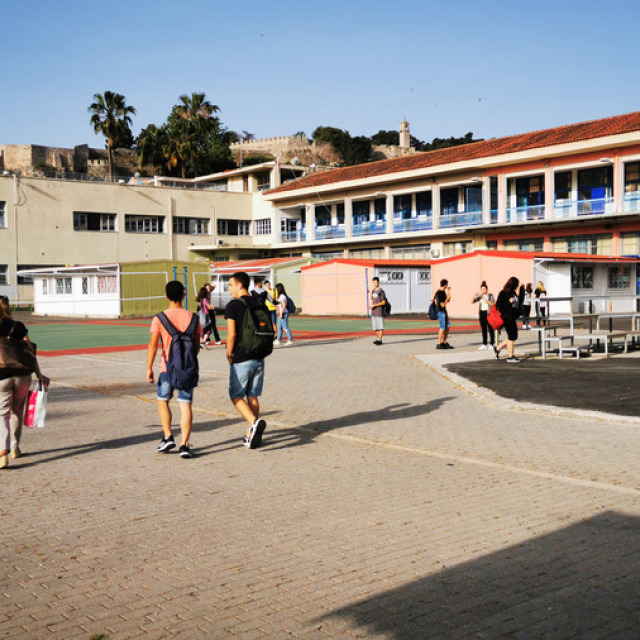 Κορωνοϊός - Σχολεία: Σκέψεις να ανοίξουν πρώτα τα δημοτικά και μετά τα Γυμνάσια - Λύκεια 