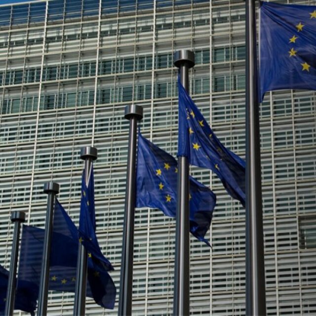 Κομισιόν: «Ναι» στην πυρηνική ενέργεια και το φυσικό αέριο προς την πράσινη μετάβαση