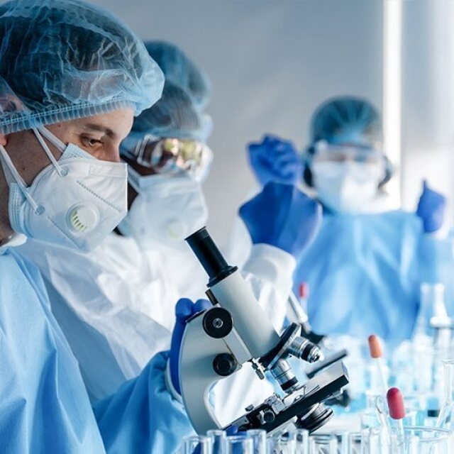 Έρευνα: Ο κορωνοϊός εξαπλώνεται σε καρδιά και εγκέφαλο μέσα σε λίγες μέρες