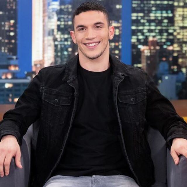 Άγγελος Πεντάρης: «Τεσσάρων μηνών διαγνώστηκα με εγκεφαλική παράλυση και τετραπληγία»