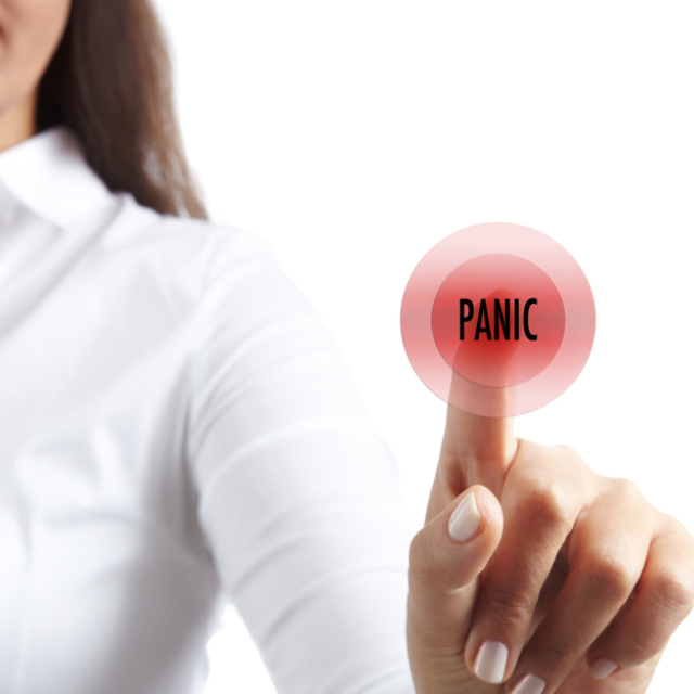 Panic Button: Σε γυναίκες - θύματα ενδοοικογενειακής βίας θα χορηγείται η εφαρμογή