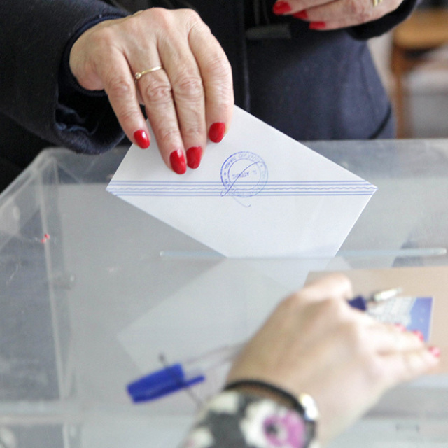 Τρία γκάλοπ δείχνουν  αυτοδυναμία ΝΔ με 157-163 έδρες - Ακόμα και... οκτακομματική η επόμενη Βουλή 