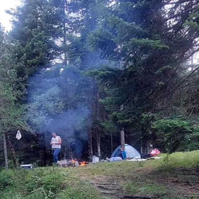 Πίνδος: Εκδρομείς άναψαν φωτιά για μπάρμπεκιου στη Βάλια Κάλντα