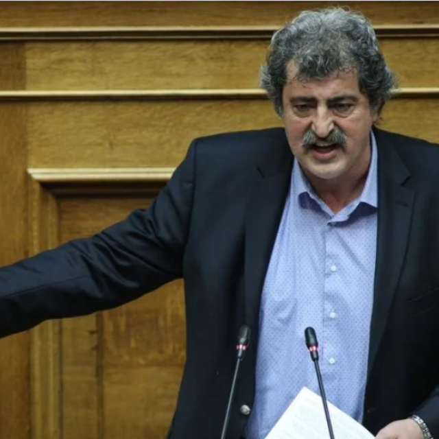 Παύλος Πολάκης: Το Facebook μπλόκαρε τον προσωπικό του λογαριασμό 