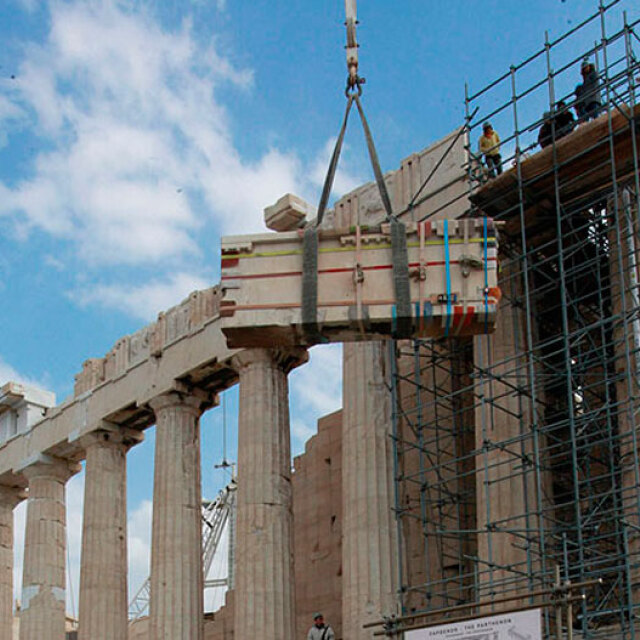Βάζουν σκεπή στον Παρθενώνα