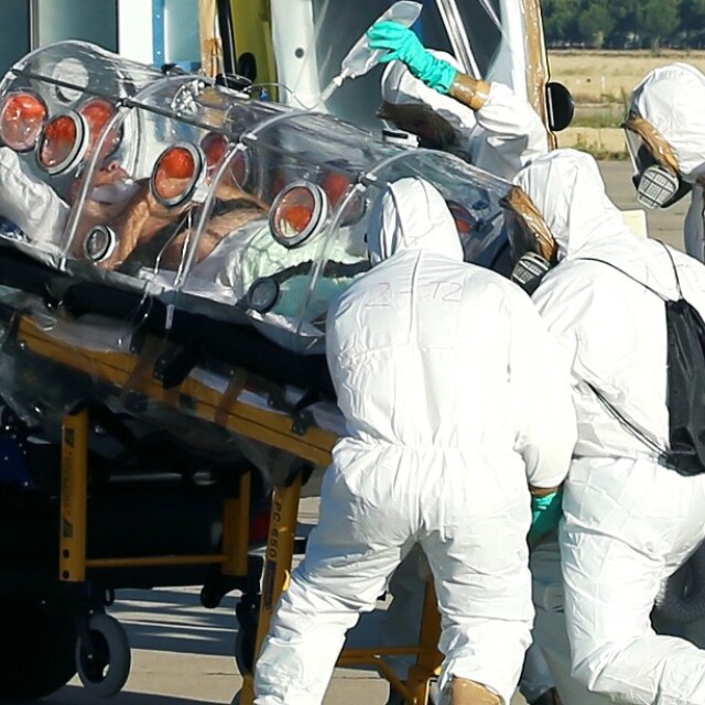 Έμπολα: Στους 4.922 ο αριθμός των νεκρών από την επιδημία