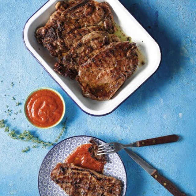 Μπριζόλες χοιρινές με σάλτσα BBQ