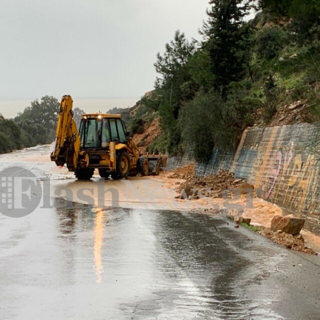 Καιρός: Η κακοκαιρία «Ωκεανίς» χτυπάει την Κρήτη – Σοβαρά προβλήματα σε ολόκληρο το νησί