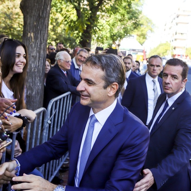 Η βόλτα του Μητσοτάκη στη Θεσσαλονίκη: Οι διάλογοι, ο καφές και τα απρόοπτα
