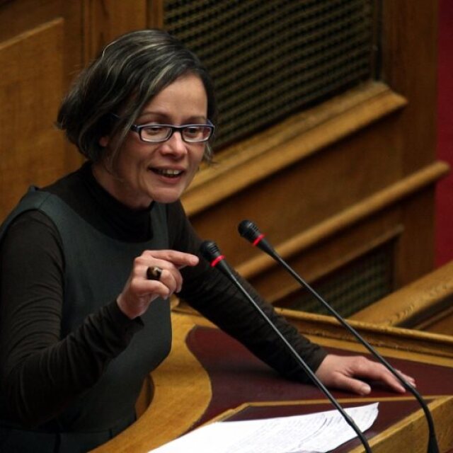 Σκούφα στον ΘΕΜΑ 104,6 για τα αγγλικά στα νηπιαγωγεία: Δεν έπρεπε να μιλήσω για «αμερικανική επιταγή», αλλά για «προτροπή»