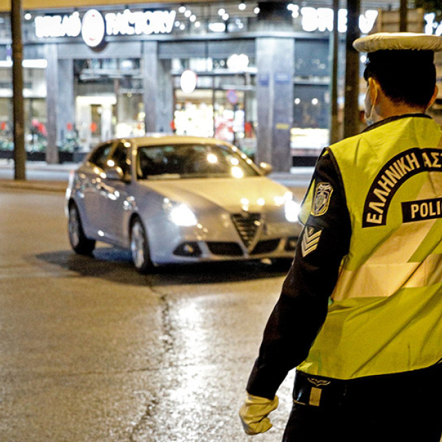 Lockdown: Έφοδος για πάρτι με 31 άτομα σε ξενοδοχείο στη Συγγρού - Συνελήφθη η 24χρονη διοργανώτρια