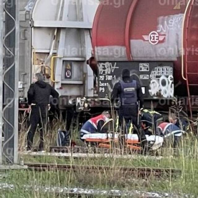 Λάρισα: Διασωληνωμένη σε σοβαρή κατάσταση η 18χρονη που χτυπήθηκε από ρεύμα στις γραμμές του τρένου