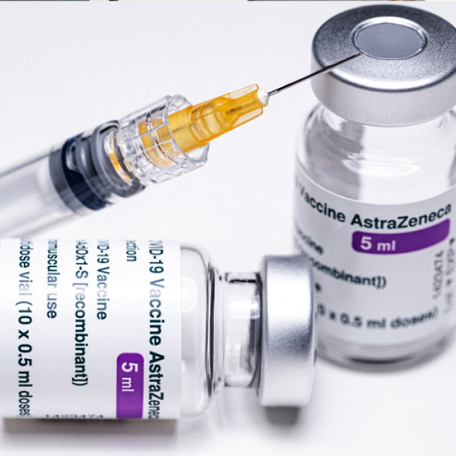 Εμβόλιο AstraZeneca: Γιατί «πάγωσαν» οι εμβολιασμοί - Υπάρχει θέμα με τα άλλα εμβόλια;