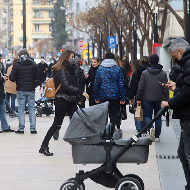 Κορωνοϊός: Στα 2.785 τα νέα κρούσματα - 649 οι διασωληνωμένοι, 64 θάνατοι