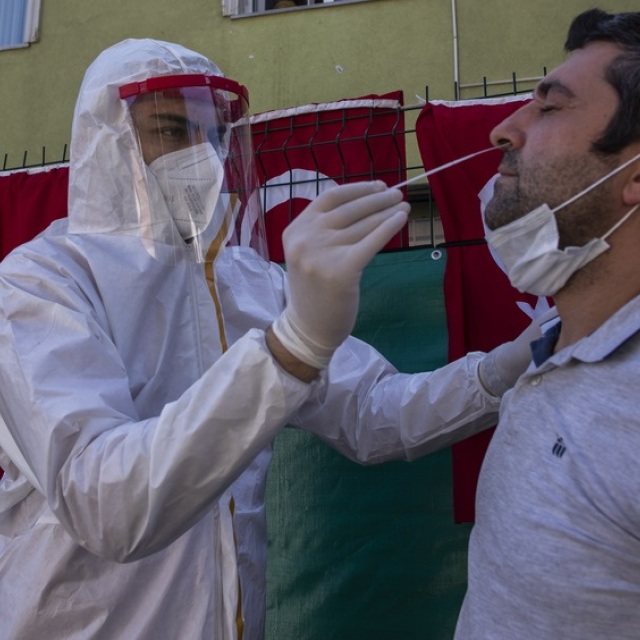 «Σαρώνει» την Τουρκία η πανδημία: 62.606 νέα κρούσματα, 288 νέοι θάνατοι