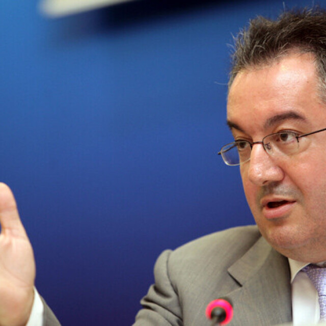 Μόσιαλος: Η μετάλλαξη Δέλτα θα επικρατήσει - Πολύ εύκολη η μετάδοσή της μεταξύ των ανεμβολίαστων