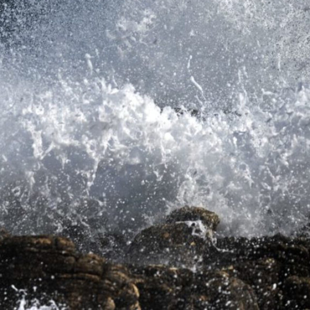 Θρίλερ στην Κέρκυρα: Βρέθηκε νεκρός άνδρας σε βράχια