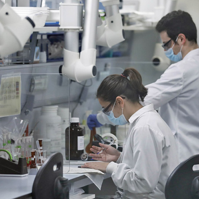 Μετάλλαξη Omicron: Οι οκτώ ερωτήσεις και απαντήσεις των ειδικών που ανησυχούν για το νέο στέλεχος