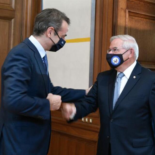 Διαδοχικές επικοινωνίες Μητσοτάκη με Μπλίνκεν - Μενέντεζ για γεωπολιτικές εξελίξεις και επενδύσεις