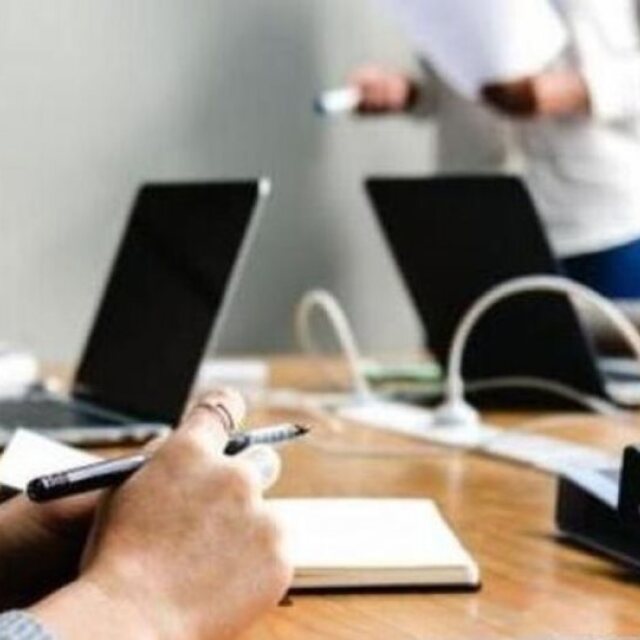 Με τηλεργασία θα λειτουργήσει και αύριο Παρασκευή το Δημόσιο