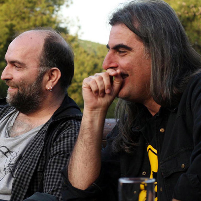 Μπάμπης Στόκας για τον ντράμερ: «Είμαστε με τα θύματα, όχι με τους θύτες, δεν θα απολογηθούμε για πρώην συνεργάτες»