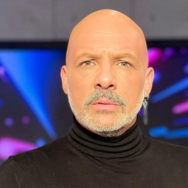 Νίκος Μουτσινάς: Τα πρώτα του λόγια, μετά το coming out - «Είμαι ο Νικόλαος και είμαι άνθρωπος»