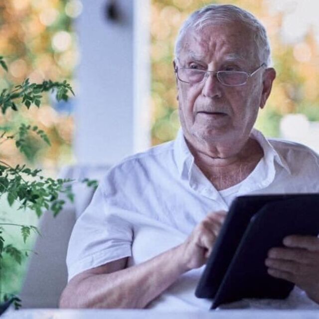 Νίκος Ξανθόπουλος: «Σε λίγο έρχομαι κι εγώ» είχε γράψει όταν πέθανε ο αδερφικός του φίλος, Ανέστης Βλάχος