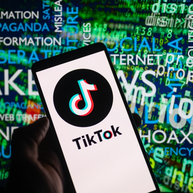 TikTok: Οι ΗΠΑ ζητούν με νόμο την πώλησή του αλλιώς θα αποκλειστεί από όλα τα app stores