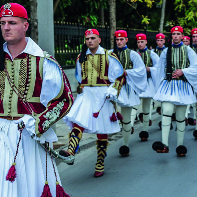 Πόσες πιέτες έχει η φουστανέλα των τσολιάδων της Προεδρικής Φρουράς και τι συμβολίζουν