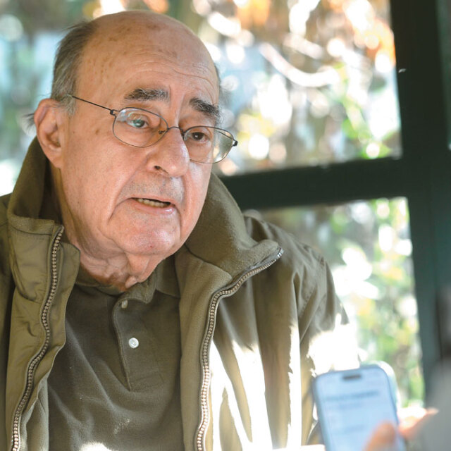 «Η Κάλλας ήταν θεά... εγώ έγραψα για τη σκοτεινή πλευρά της Μαρίας» - Ο Μιχάλης Δημητρίου στον Δανίκα