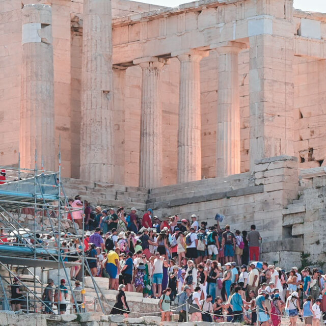 Τουριστικές εισπράξεις: Στα 21,7 δισ. το 2024 – Αύξηση 1,1 δισ. σε σχέση με το 2023