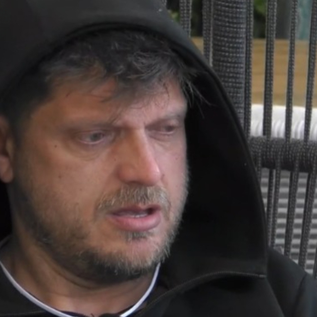 Big Brother: Σκέφτομαι τα παιδιά και τη γυναίκα μου, που ταλαιπωρείται έξω, είπε ο Χρήστος Ντεντόπουλος ενώ ξέσπασε σε κλάματα