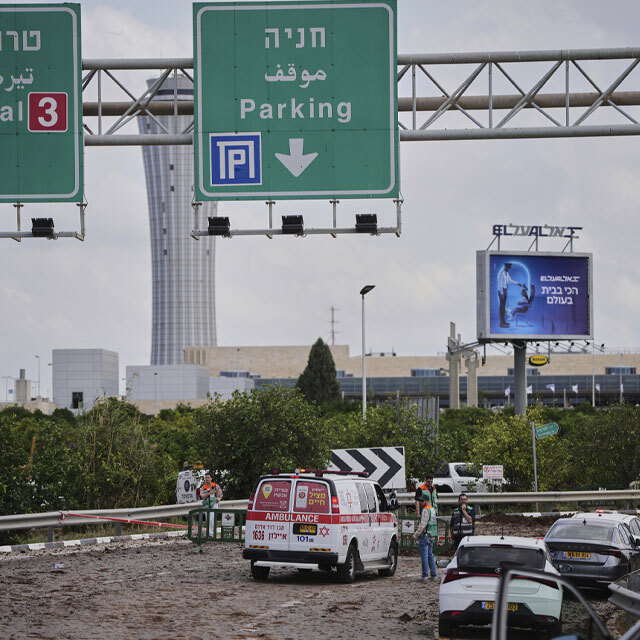 Το Ισραήλ απειλεί με «επτά φορές πιο ισχυρά» αντίποινα μετά το πλήγμα πυραύλου στο αεροδρόμιο Μπεν Γκουριόν