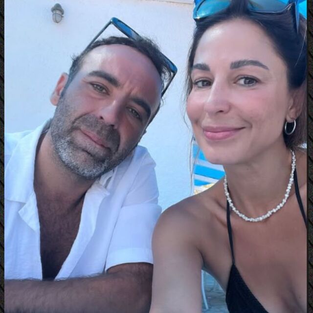 Η Κατερίνα Παπουτσάκη ποζάρει μαζί με τον σύντροφό της