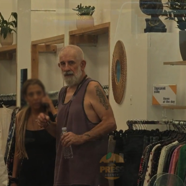 Κάηκε το σπίτι του Πέτρου Φιλιππίδη στην Πατησίων - Καλά στην υγεία του ο ηθοποιός που βρισκόταν μέσα