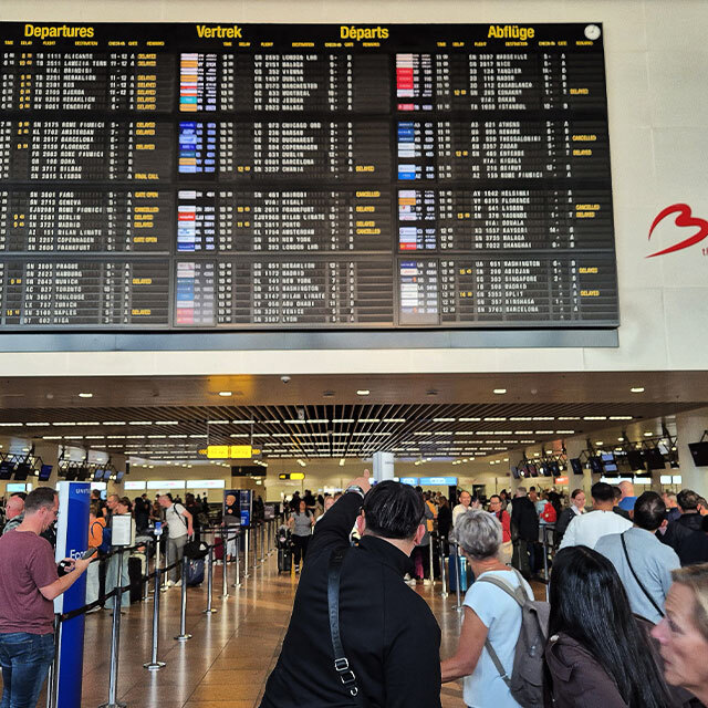 Καθυστερήσεις, ακυρώσεις πτήσεων και μεγάλη ταλαιπωρία για χιλιάδες επιβάτες μετά τις κυβερνοεπιθέσεις σε αεροδρόμια της Ευρώπης
