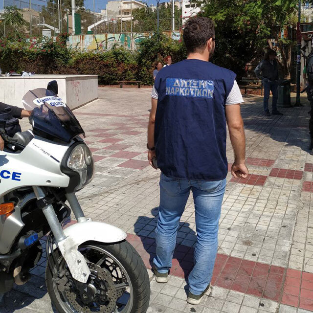 Αχαΐα: Δύο 15χρονοι πούλησαν κάνναβη στον 13χρονο που κατέρρευσε μετά από την χρήση μέσα σε σχολείο - Στο αυτόφωρο και οι γονείς