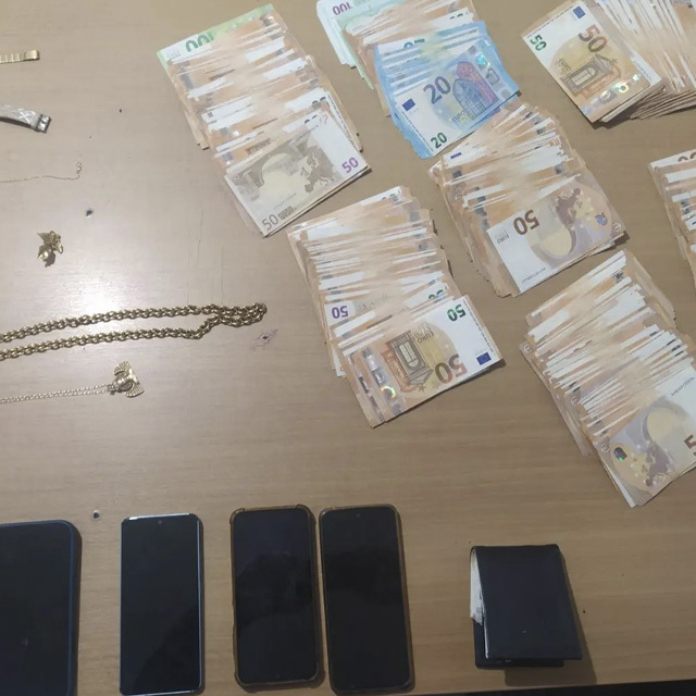 Εξιχνιάστηκε απάτη με «μαϊμού» εφοριακό στον Δομοκό, τέσσερις συλλήψεις και κατασχέσεις 37.000 ευρώ