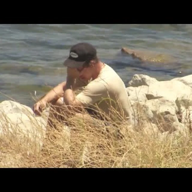VIDEO: Crews search lake Saturday for “Glee" star Naya Rivera