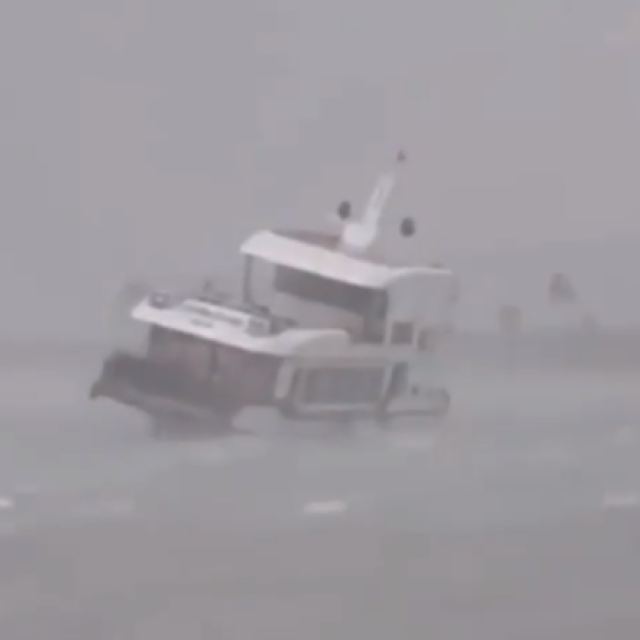 Βιετνάμ: Τουλάχιστον 34 νεκροί από ανατροπή τουριστικού σκάφους στον Κόλπο Χαλόνγκ
