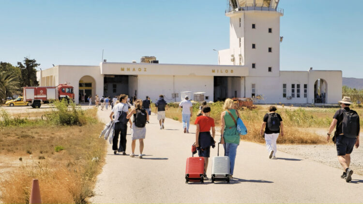 Έσπασαν το φράγμα των 10 εκατ. οι διεθνείς αεροπορικές αφίξεις στο εξάμηνο