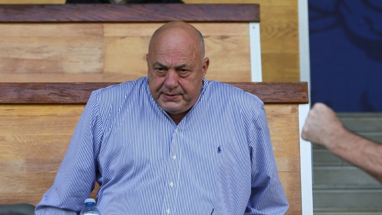 Ο Αχιλλέας Μπέος ζητά να σβηστούν τα ονόματα των Τεμπών από το Σύνταγμα, «να παρέμβει ο Μητσοτάκης»