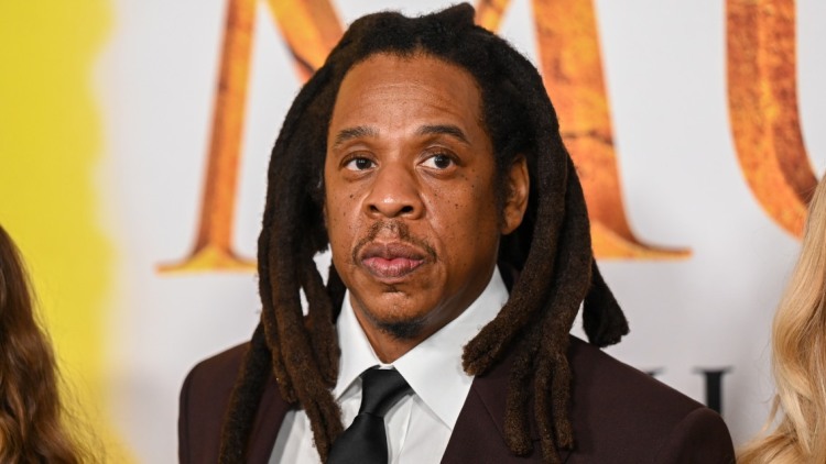Ο Jay-Z θυμήθηκε τη συνάντηση με τον πατέρα του χρόνια μετά την εγκατάλειψή του: «Ένιωσα πιο ανάλαφρος»