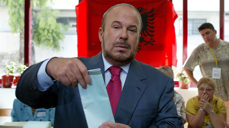Πέθανε ο πρώην πρωθυπουργός της Αλβανίας Φάτος Νάνο

