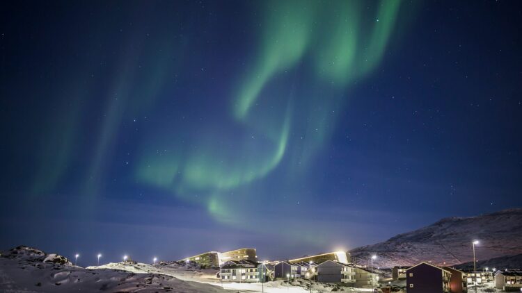 Γροιλανδία: Πεζοπορίες σε παγετώνες και κυνήγι του Βόρειου Σέλαος

