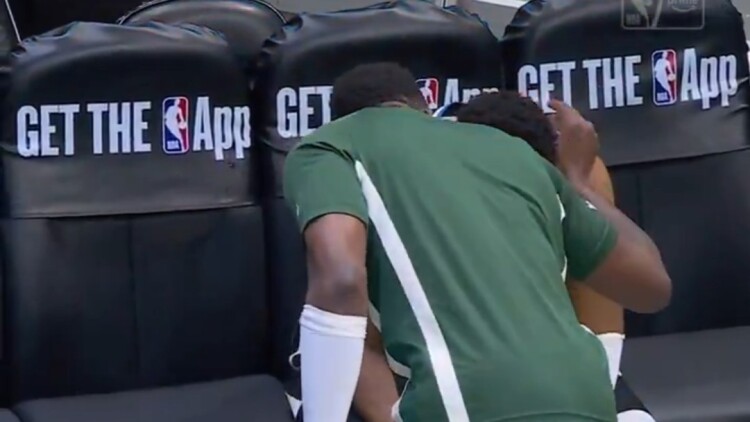 Αντετοκούνμπο: Η αγκαλιά του Θανάση στον Γιάννη μετά τον τραυματισμό του, δείτε βίντεο