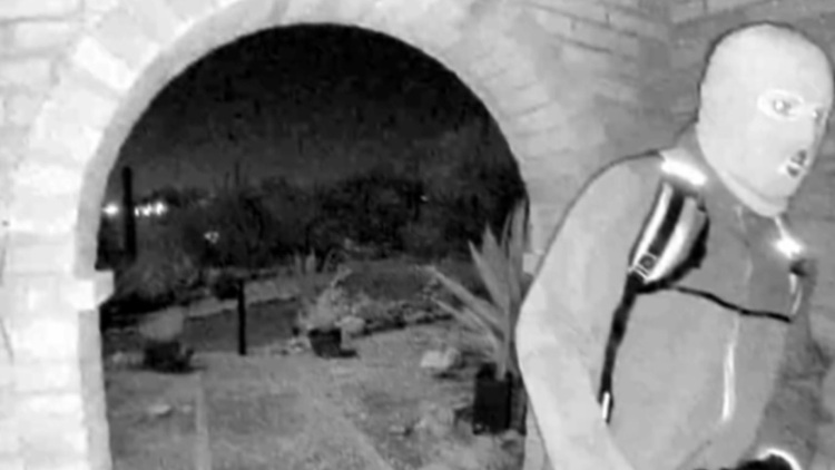 Ανακρίνουν ύποπτο για την απαγωγή της μητέρας της δημοσιογράφου του NBC, το βίντεο που κατέγραψε κάμερα ασφαλείας