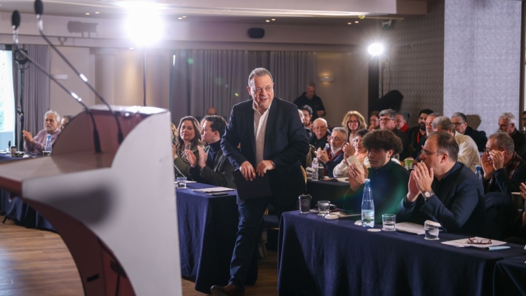 «Ναι» στις προοδευτικές συνεργασίες από την Κεντρική Επιτροπή του ΣΥΡΙΖΑ: Διακριτή η Ομάδα Πολάκη
