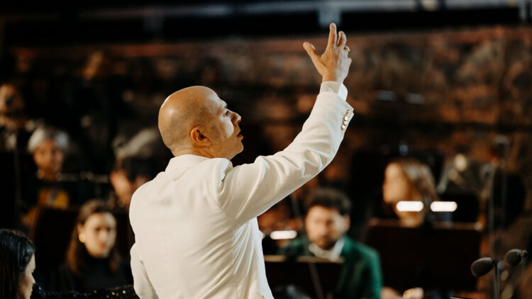 Ο Γιάννης Χατζηλοΐζου και το Athens Philharmonic International Peace Concert ενώνουν Μπετόβεν, παγκόσμια ειρήνη και πολιτιστική διπλωματία
