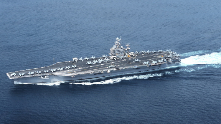 Το αεροπλανοφόρο USS Abraham Lincoln θα καταπλεύσει στην Ταϊλάνδη την επόμενη εβδομάδα